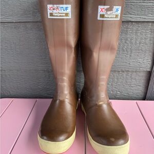 Women's Xtratuf Brown Neoprene Boots size 9